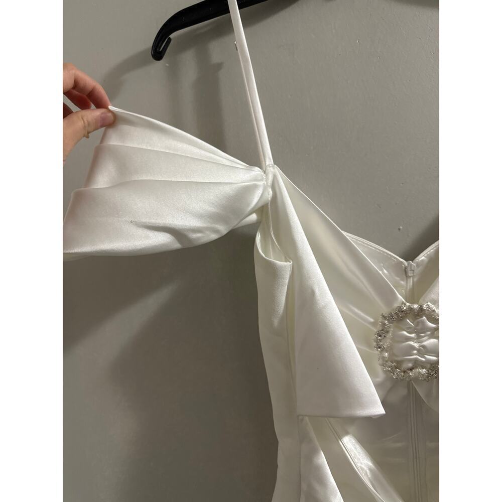 Gigii's June Dress White size Med - Picture 8 of 13
